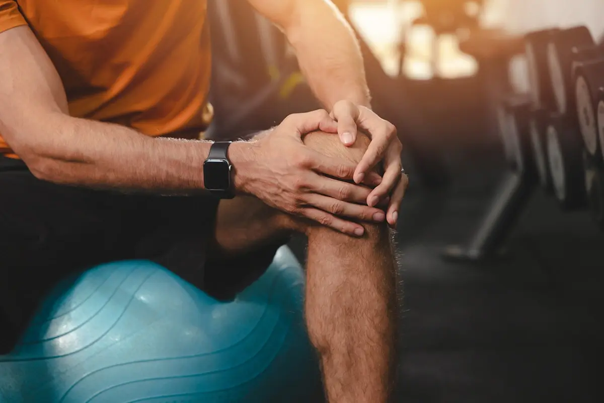 What Are the Causes and Risk Factors of Meniscus Tears?